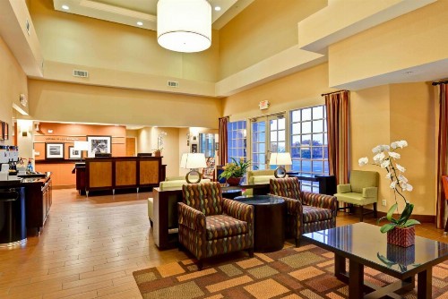 Hampton Inn & Suites San Clemente - image 7