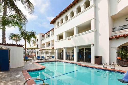 Hampton Inn & Suites San Clemente - image 8