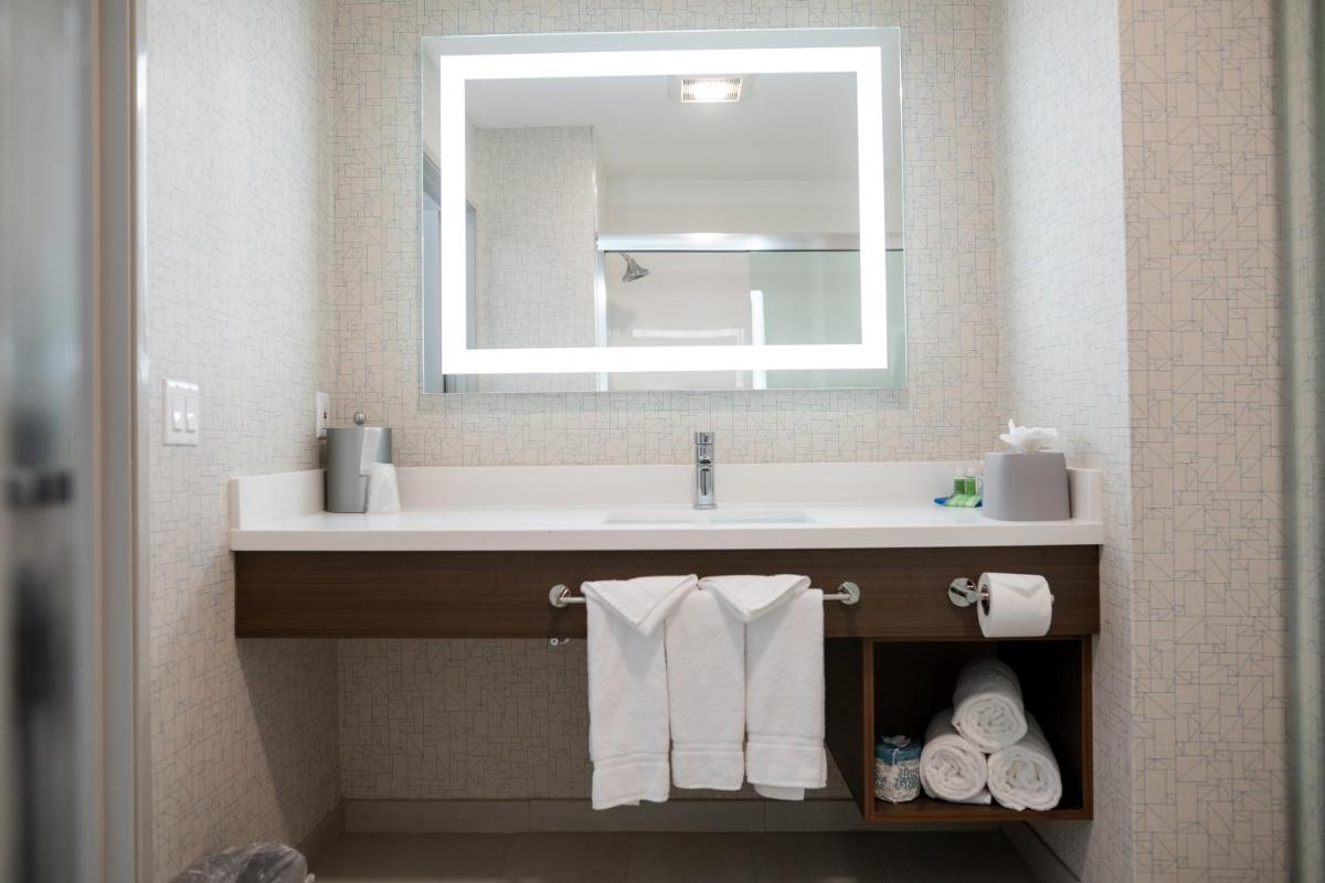 Holiday Inn Express San Clemente N – Beach Area an IHG Hotel - image 3
