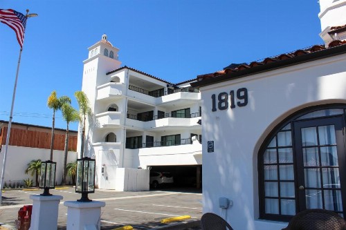 The Surfbreak Hotel - image 11