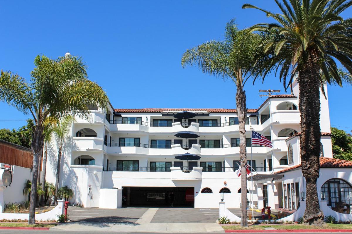 The Surfbreak Hotel - image 2