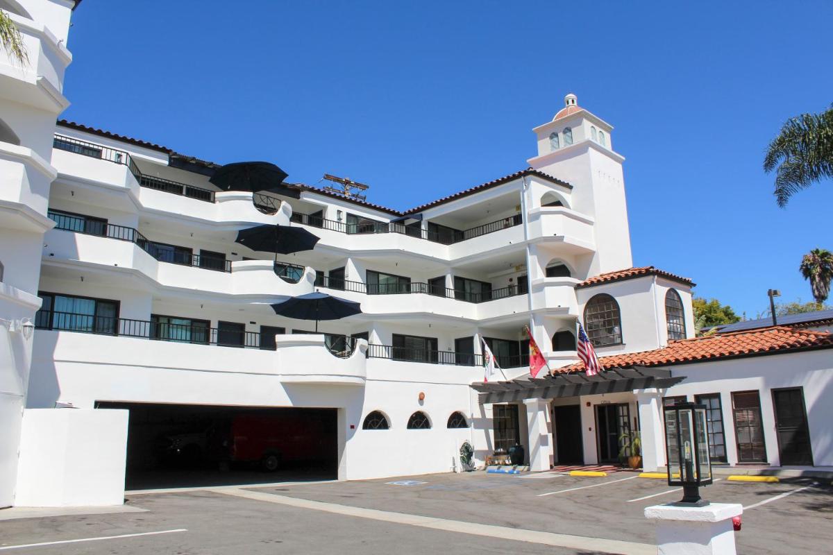 The Surfbreak Hotel - image 7