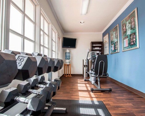 Comfort Suites San Clemente Beach - image 20