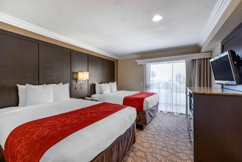Comfort Suites San Clemente Beach - image 25