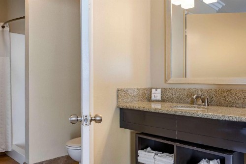 Comfort Suites San Clemente Beach - image 32