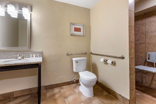 Comfort Suites San Clemente Beach - image 35