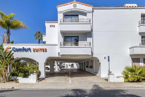 Comfort Suites San Clemente Beach - image 8