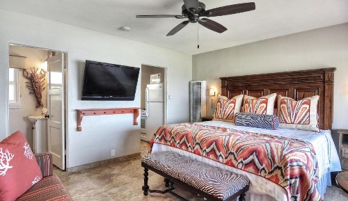 Beachcomber Inn - image 20