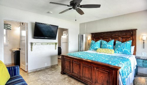 Beachcomber Inn - image 30