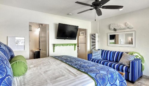 Beachcomber Inn - image 40