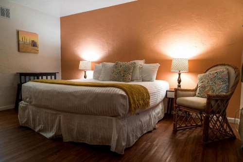 The Patriots Boutique Motel - image 2
