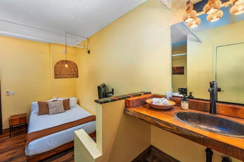 Nomads Hotel - image 9