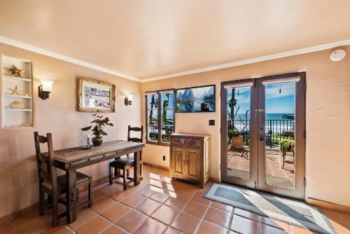 Oceanfront Hacienda - image 11