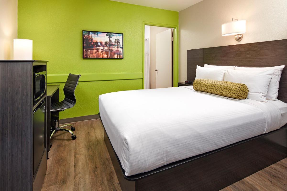 SureStay Hotel By Best Western San Diego Pacific Beach - image 7