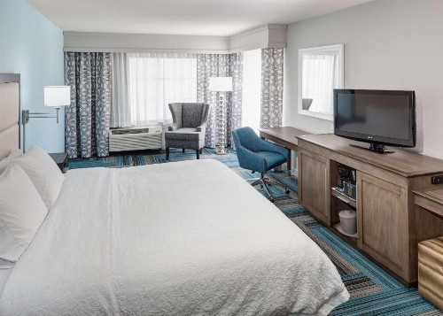 Hampton Inn San Diego Downtown - image 2