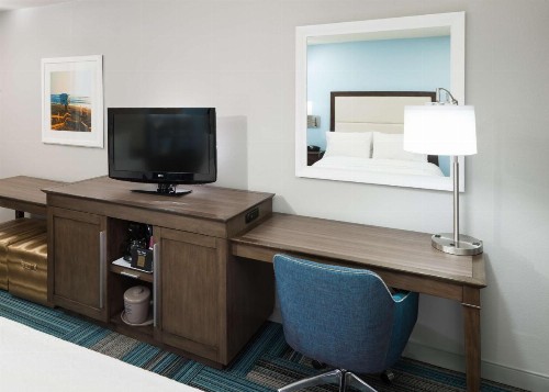 Hampton Inn San Diego Downtown - image 20