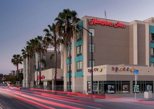Hampton Inn San Diego Downtown - image 3
