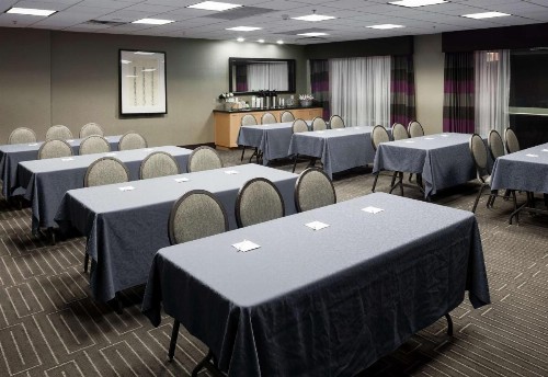Hampton Inn San Diego Downtown - image 30