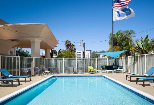 Hampton Inn San Diego/Del Mar - image 20