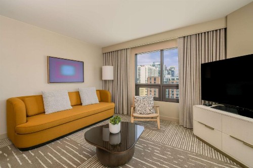 Hilton San Diego Gaslamp Quarter - image 13