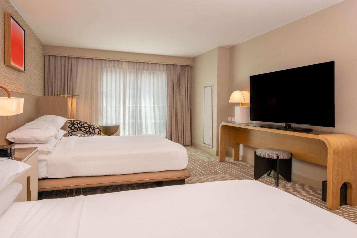 Hilton San Diego Gaslamp Quarter - image 4