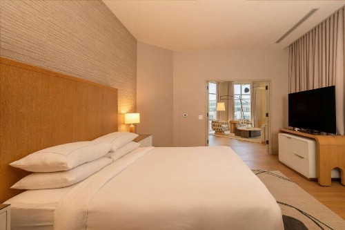 Hilton San Diego Gaslamp Quarter - image 9