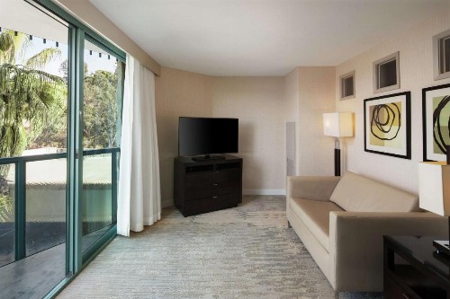 DoubleTree By Hilton San Diego Hotel Circle - image 31