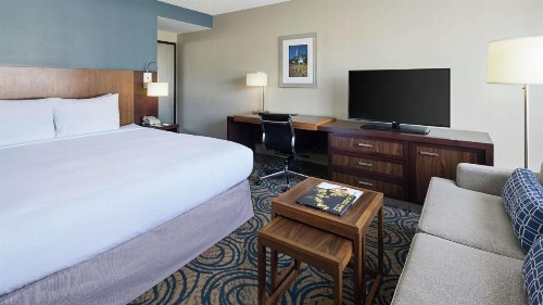 DoubleTree by Hilton San Diego Del Mar - image 20
