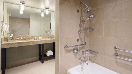 DoubleTree by Hilton San Diego Del Mar - image 23