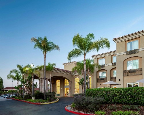 Hilton Garden Inn San Diego/Rancho Bernardo - image 2