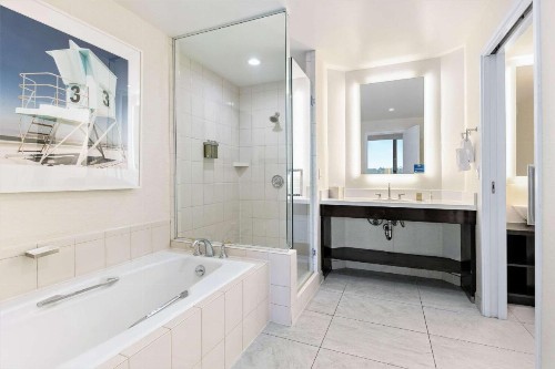 DoubleTree by Hilton San Diego-Mission Valley - image 22