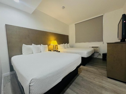 Ramada by Wyndham San Diego Airport - image 13