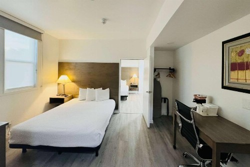 Ramada by Wyndham San Diego Airport - image 33