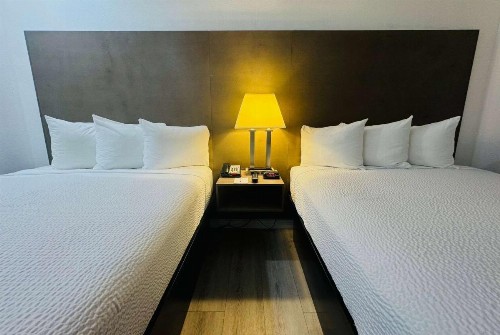 Ramada by Wyndham San Diego Airport - image 4