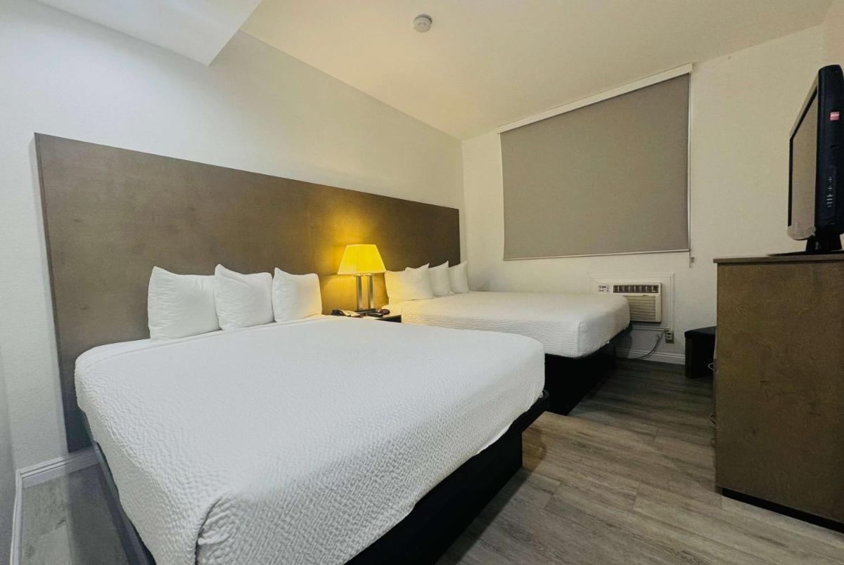 Ramada by Wyndham San Diego Airport - image 5