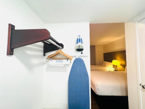 Ramada by Wyndham San Diego Airport - image 9