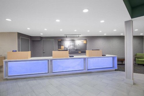 Holiday Inn Express Hotel & Suites San Diego Airport - Old Town an IHG Hotel - image 16