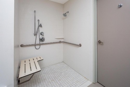 Holiday Inn Express Hotel & Suites San Diego Airport - Old Town an IHG Hotel - image 21