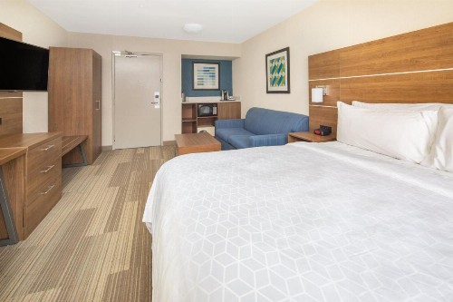 Holiday Inn Express Hotel & Suites San Diego Airport - Old Town an IHG Hotel - image 35