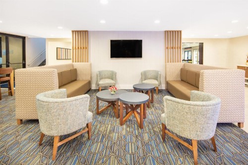 Holiday Inn Express Hotel & Suites San Diego Airport - Old Town an IHG Hotel - image 43