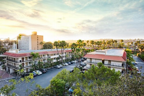 Days Inn by Wyndham San Diego Hotel Circle - image 11