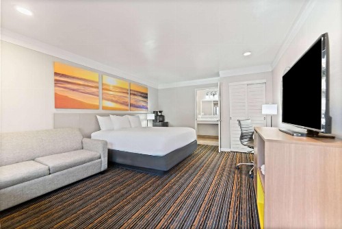 Days Inn by Wyndham San Diego Hotel Circle - image 30