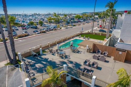 Comfort Inn San Diego Airport At The Harbor - image 15