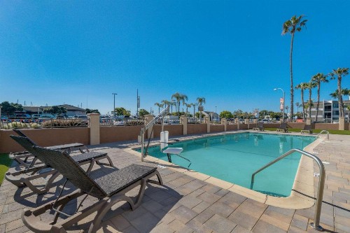 Comfort Inn San Diego Airport At The Harbor - image 50