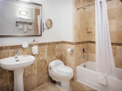 Porto Vista Hotel In Little Italy - image 30