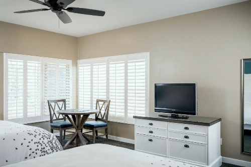 Pacific Shores Inn - image 14