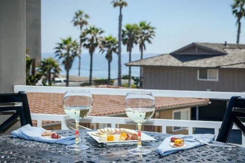 Pacific Shores Inn - image 16