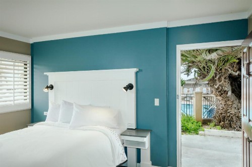 Pacific Shores Inn - image 17
