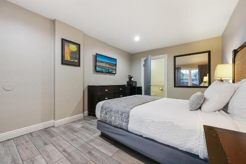 Hotel Point Loma - image 10