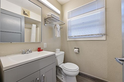 Hotel Point Loma - image 3